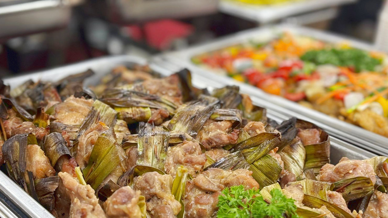 Signature Thai buffet with seafood and Thai dishes