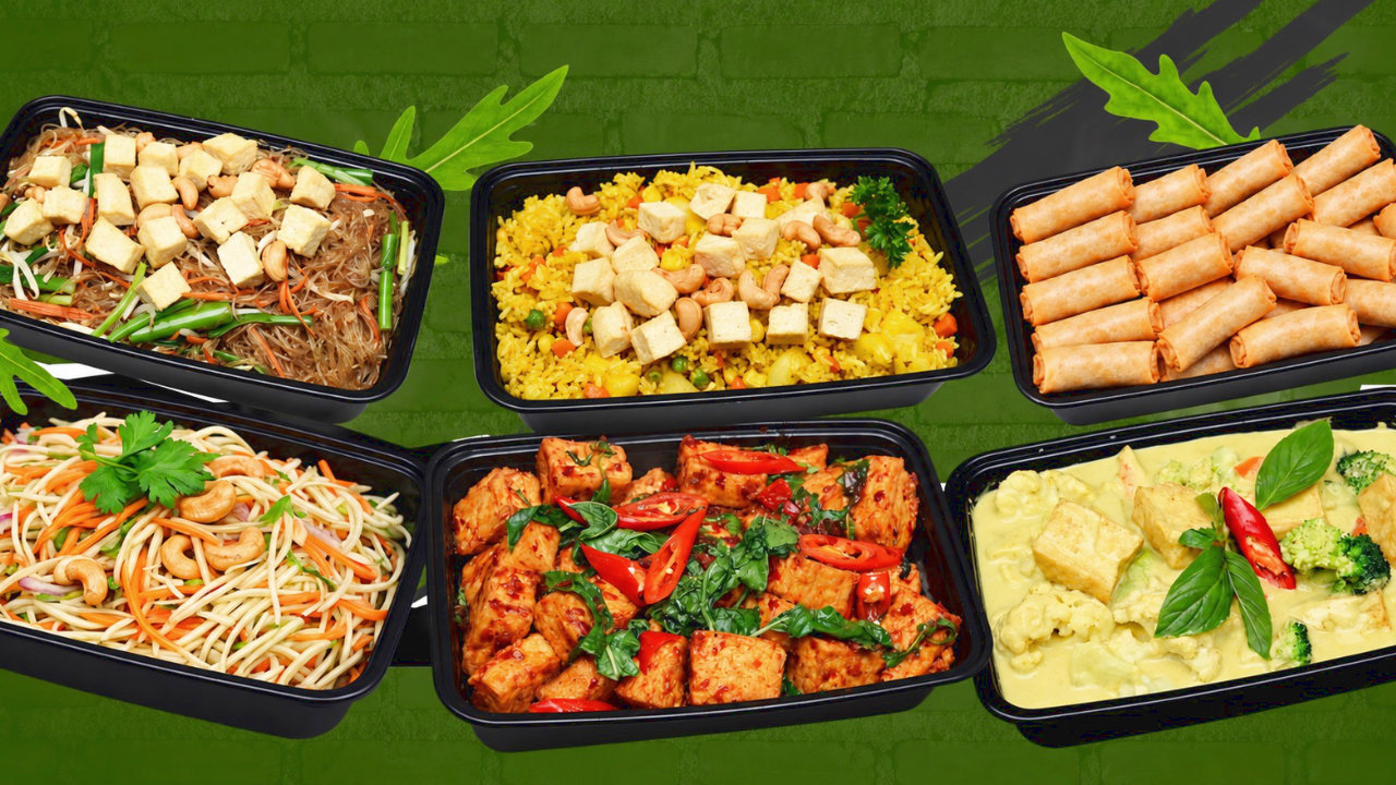 Plant-based Thai dishes for a vegan mini party set